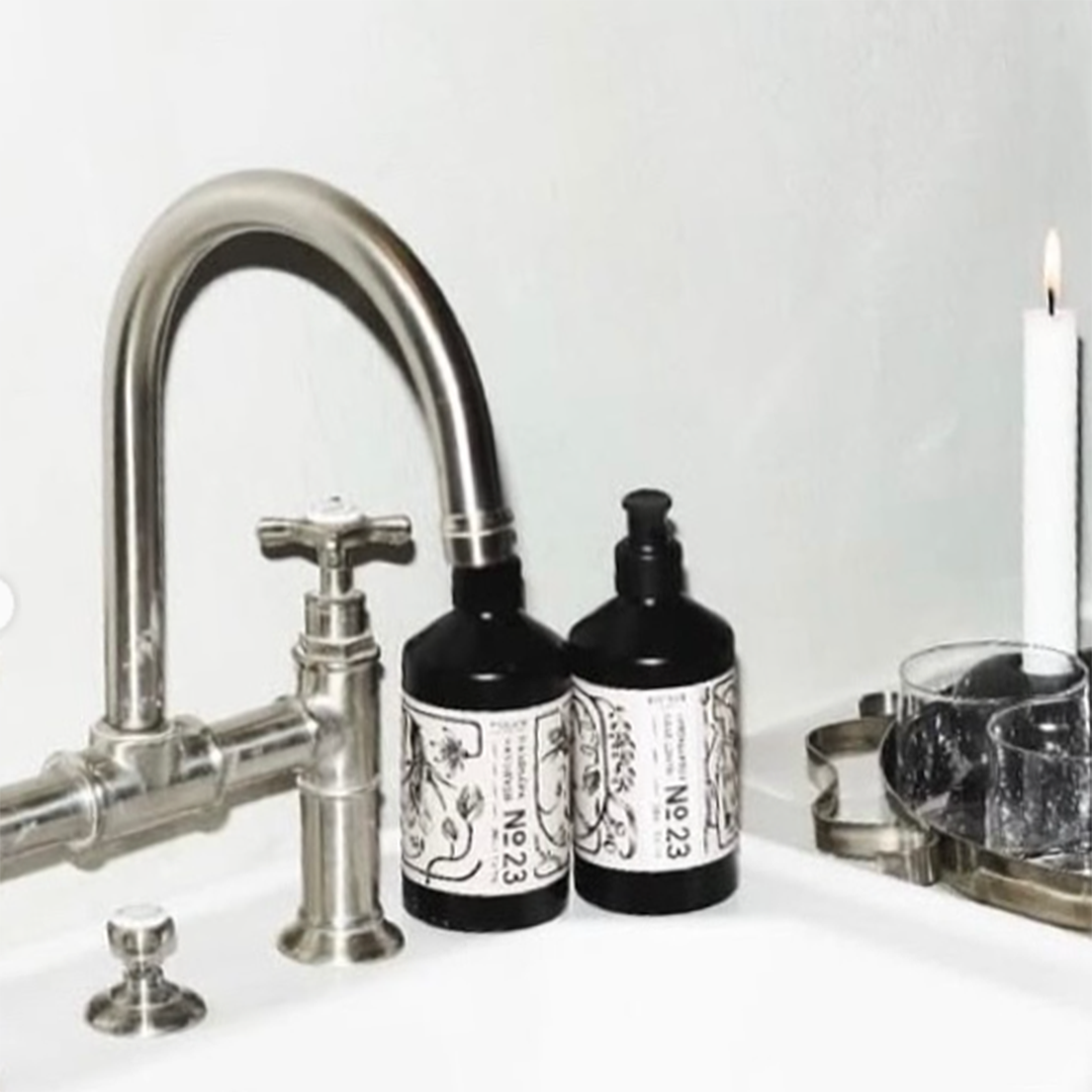 Nº23 . Hand Wash